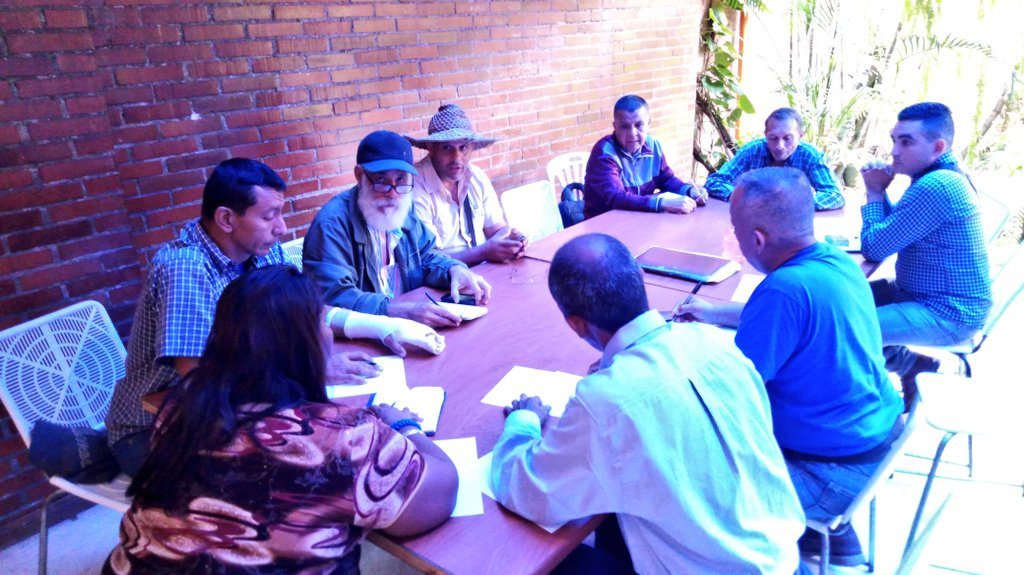 INTi_Venezuela's tweet photo. #22Jul | Ahora se realiza reunión de trabajo entre todas las corrientes campesinas del país para preparar la metodología a usar en el Congreso Campesino que se llevará a cabo próximamente.  
@NicolasMaduro @wcastroPSUV @LuiSoteldoPapel 
#JuntosPorVenezuelaBella https://t.co/my1D0a3Onf