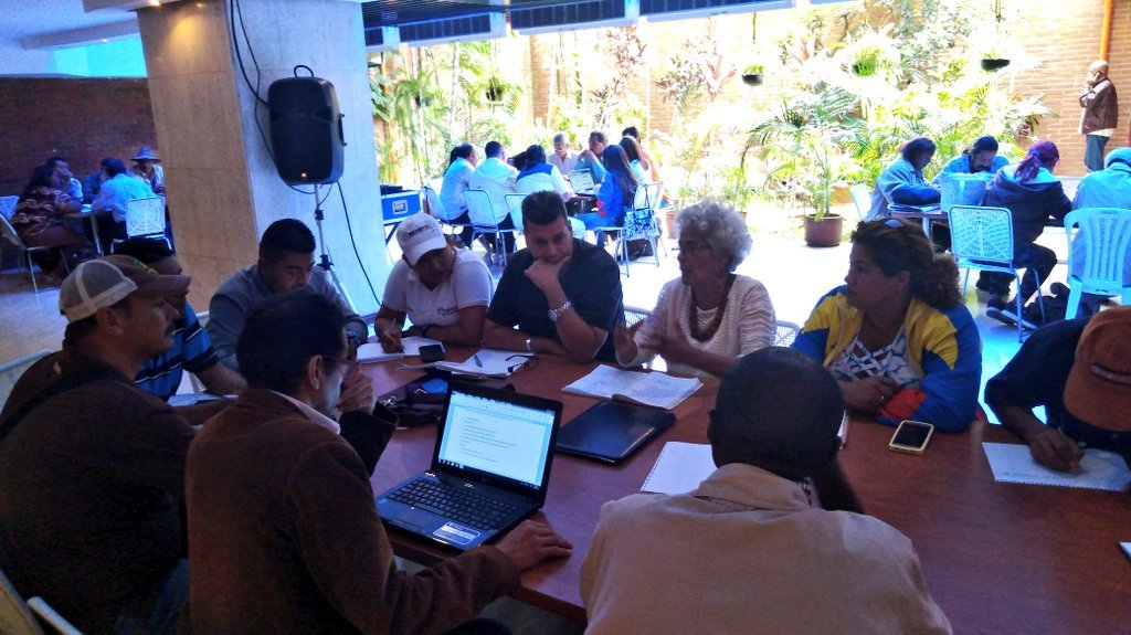 INTi_Venezuela's tweet photo. #22Jul | Ahora se realiza reunión de trabajo entre todas las corrientes campesinas del país para preparar la metodología a usar en el Congreso Campesino que se llevará a cabo próximamente.  
@NicolasMaduro @wcastroPSUV @LuiSoteldoPapel 
#JuntosPorVenezuelaBella https://t.co/my1D0a3Onf