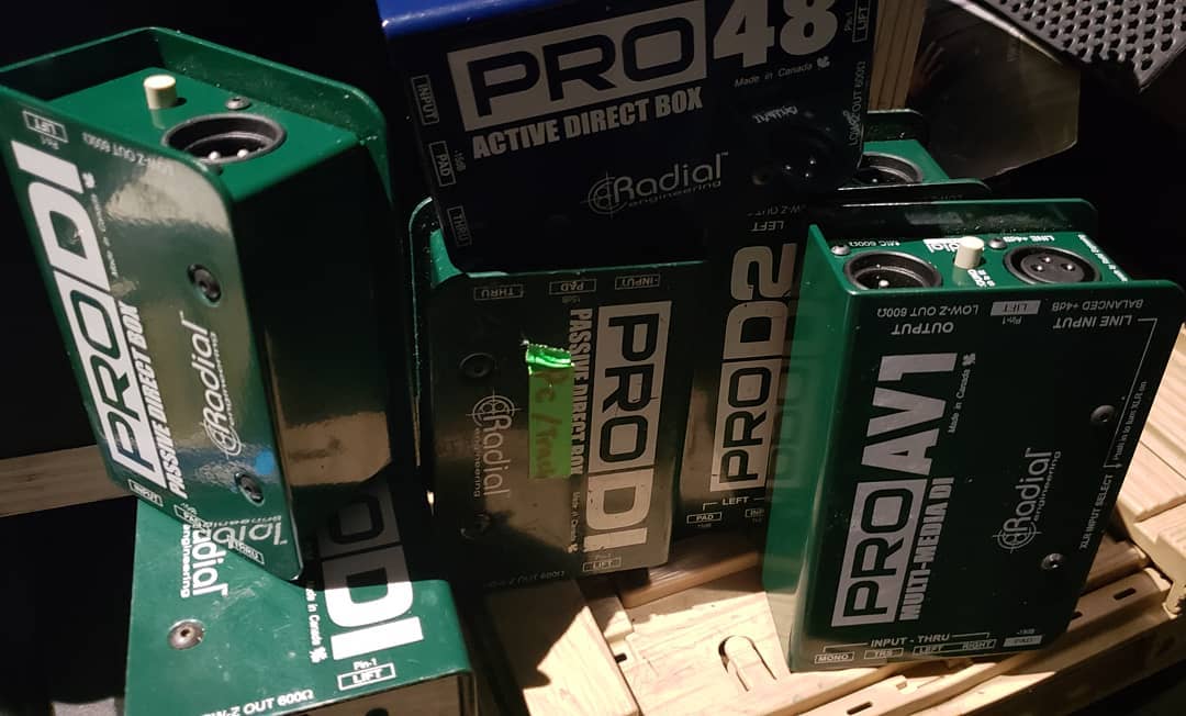 Radial_Eng's tweet photo. Nice collection of Radial DI's.
Fan 📷 = @jlgsounds
#directboxes #prodi #prod2 #proav1 #soundtech #foh #engineer #audiovisual #performer https://t.co/4ctbtr9cWj