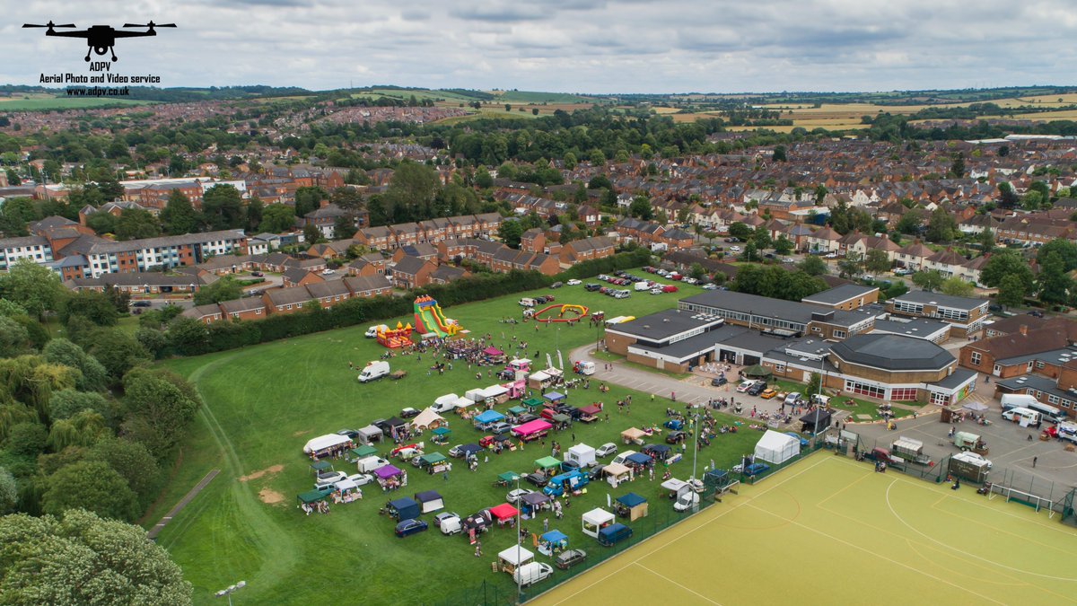 _ADPV's tweet image. Aerial photo of the Market Harborough Summer Fayre 2019. It was a busy event with thousands of visitors. @hfmnews @HarbMail  @MktHarboroughCC #summer #djiphantom4 #festival #fayre #marketharborough