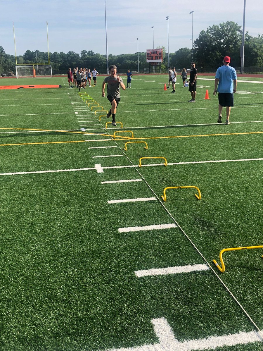 XC_Project's tweet photo. Wicket drills emphasizes good form, proper knee drive and moving our feet fast. These skills will make us faster and more efficient runners. #efficiency #wickets #goodformrunning https://t.co/YUuhBGE5dR