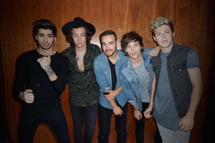 pinefresh2's tweet image. today marks nine years since our favourite band started its journey! #9YearsOfOneDirection