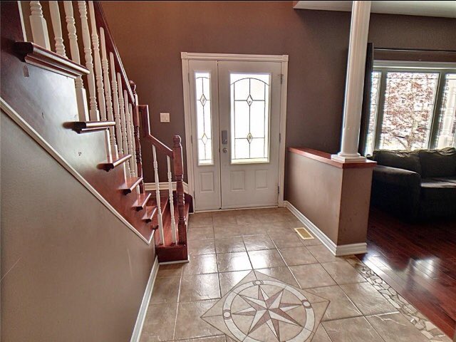 AtlanticCory's tweet photo. 📢 Please RT 📢

Beautiful 5 bedroom, 4 bath family home in Limoges, ON (30 mins to downtown Ottawa)

$469,900

OPEN HOUSE July 28, 2-4pm

** Agents welcome at 3% 

** $2,500 decorating bonus to be paid to buyer on closing!

https://t.co/6rEQY3LJqx https://t.co/OUEMUdhLev