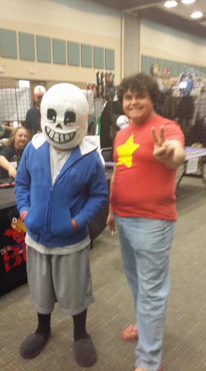 { #munday at work! See also me at two conventions as Gaster and Steven Universe respectively cuz cosplay is fun!
