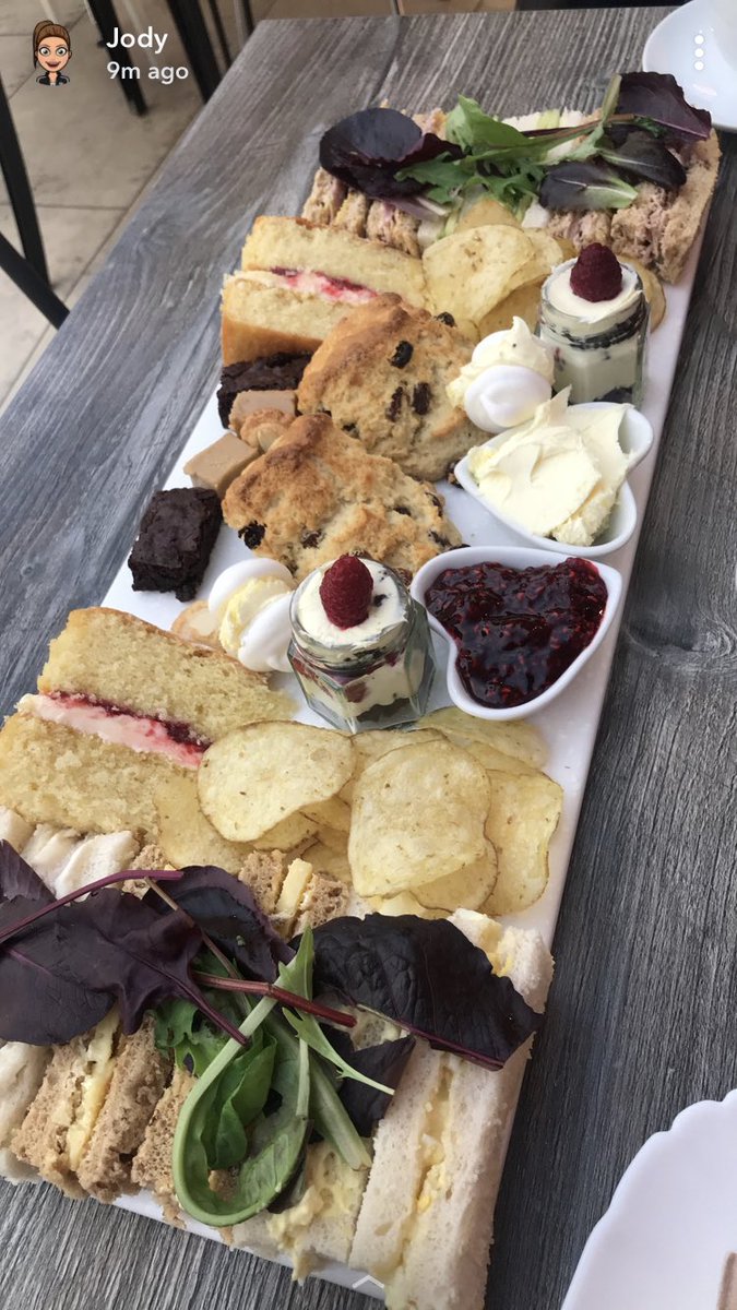 jofinchy's tweet photo. Enjoying my afternoon tea I won @HoppingHill school raffle ☺️🙌🏼 https://t.co/lzuflS3uEn