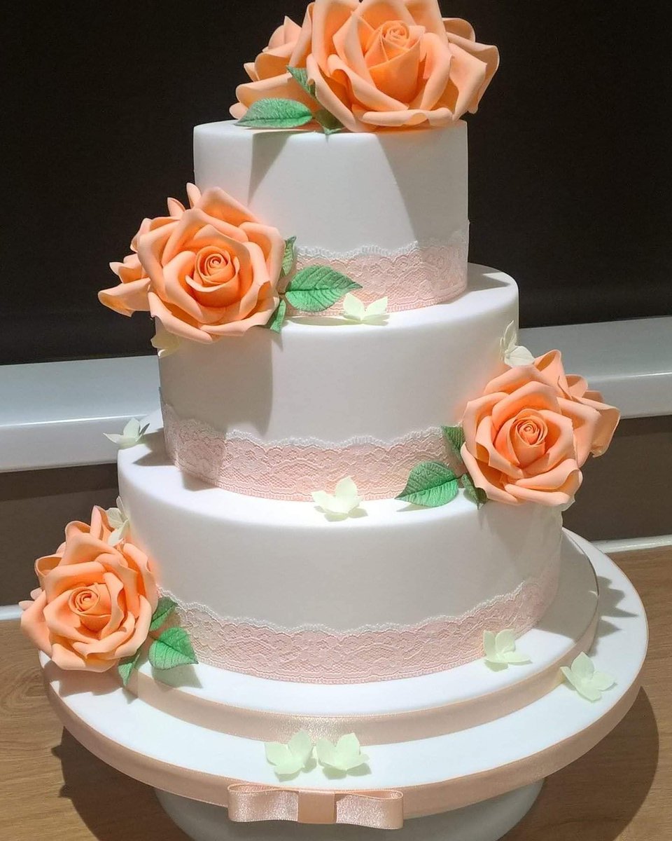 cakes_darling's tweet photo. Lemon, Red Velvet and Chocolate
We also do customised designs
For all your Wedding, introduction, Birthdays, Baby Shower, Bridal Shower,#Note Get #5cupcakes on each order of Birthdays
And #5Side Cakes on Weddings and Introduction orders
0777360438, 0706249797 https://t.co/39mpQZyhVB