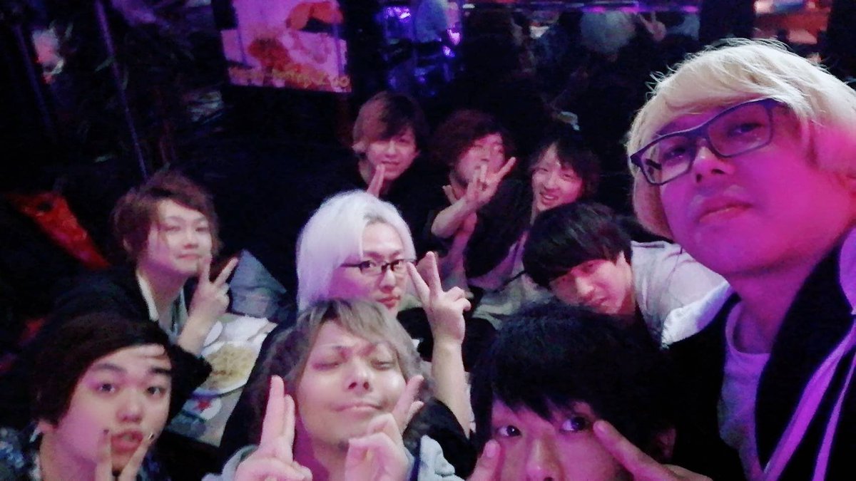 vo_shun's tweet photo. 遅れましたが仙台JUNKBOX
犬も食わねぇよ。ツアー仙台編
DISCORD SILENCEツアー3本目お疲れ様でした😊
来てくれたみんなありがとう🔥😫
なまら強い仲間に出会えて楽しすぎましたw
また必ずやろうぜ‼️‼️🤤
#犬も食わねぇよ。
#匠琉
#軌道少女オービタルドール
#2strings
#WeekendFreeMens https://t.co/4MjzsMUBEz