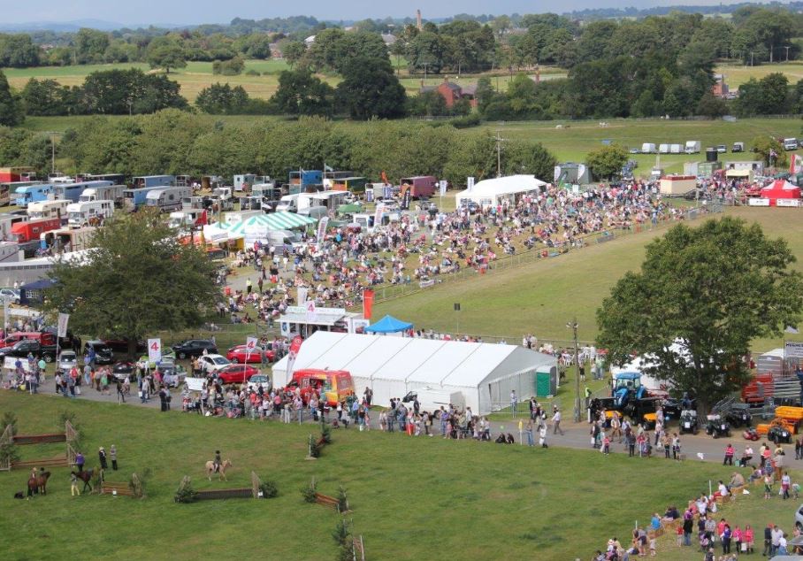 struttschester's tweet photo. It's "show" season: we're looking forward to @NantwichShow and @OswestryShow in the next couple of weeks - celebrating #rural and #farming life in the #countrside! https://t.co/k4NMI2ZdhR