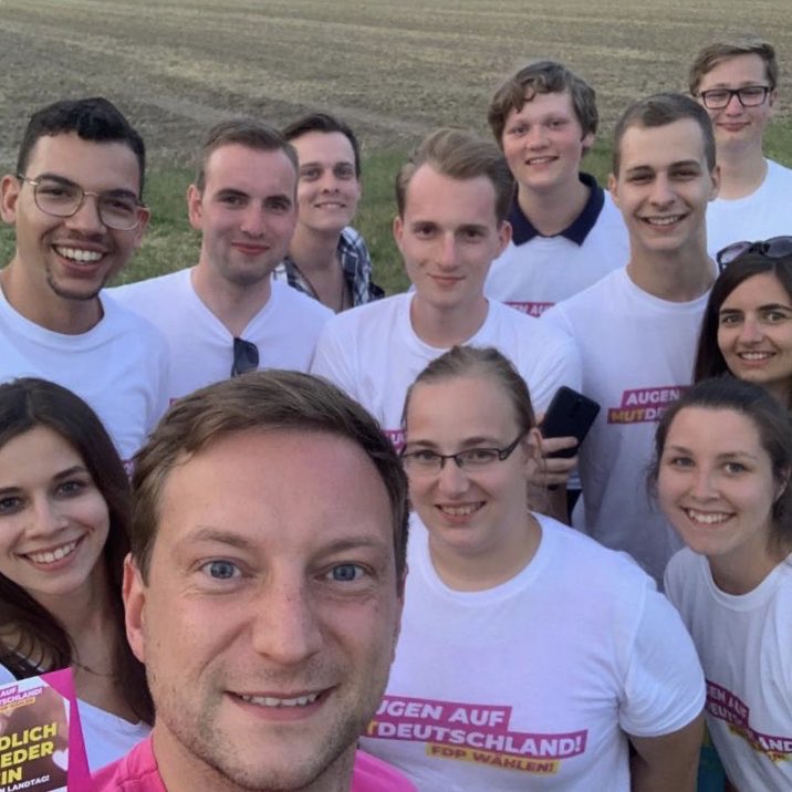 JuLiBrandenburg's tweet photo. Kleiner #throwback zu unserem Aktionstag in der Lausitz. 🙌🏾 Wo wir in den kommenden Wochen sonst noch unterwegs sind? Stay tuned. 🎉 https://t.co/sGye9N64sa