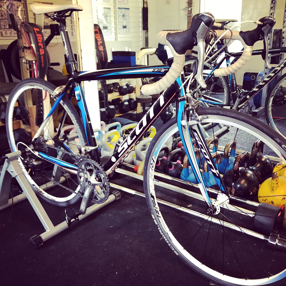 PtBath's tweet photo. Picked up a cheap road bike today, been a few years since I last had one but want to up the cardio fitness and get back out on 2 wheels! #bathpt #strength #fitness #workout #gym #roadbike #cycling #2wheels #cardio #mondaymotivation #monday #scott #bathfitness #bath #ptbath https://t.co/Qz2sJPbm9h