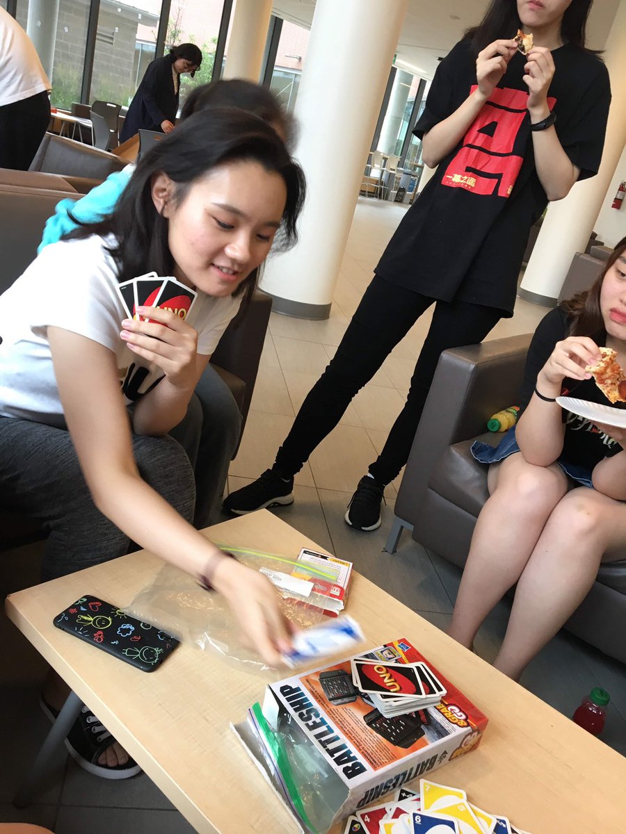 RenisonELI's tweet image. We were so glad to get to know more of our newest 2+2 students at Saturday’s Board Games &amp;amp; Pizza Social. ♟ 🍕 

Thank you everyone who joined us! We hope you also enjoyed the dumplings surprise later in the evening, too. 😋 🥟 

#UWaterloo #internationalstudents #2plus2 #efas
