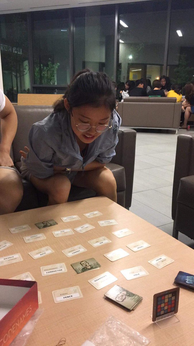 RenisonELI's tweet image. We were so glad to get to know more of our newest 2+2 students at Saturday’s Board Games &amp;amp; Pizza Social. ♟ 🍕 

Thank you everyone who joined us! We hope you also enjoyed the dumplings surprise later in the evening, too. 😋 🥟 

#UWaterloo #internationalstudents #2plus2 #efas