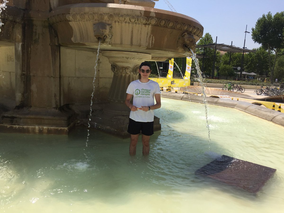 RickHindley's tweet image. Hot day in #Nimes #TDF learning from our friends @chaquecanette @EveryCanCounts - #Pixelcan     Looking “cantastic”!