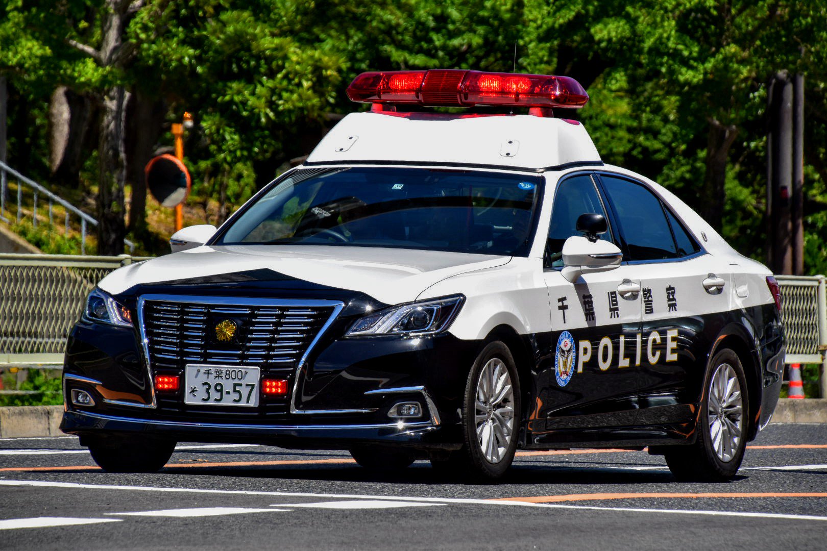 Mf10l33 在 Twitter 上 千葉県警本部 自動車警ら隊 210クラウン警ら車 千葉7 G大阪でインテックス大阪周辺を警らしていました 千葉は交パや警護車等も持ち込んでいましたが この車両は基本単独で警らしていました 鷲 のマークの自ら隊エンブレムがカッコいい