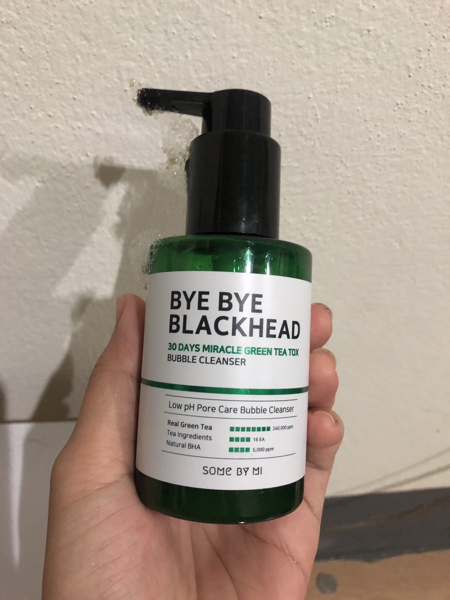 pimpaka96's tweet photo. ตัวนี้มีชื่อว่า #somebymibyebyeblackhead

นางเป็นทุกอย่างในตัวเดียวเลยจริงๆ เป็นคลีนเซอร์ล้างเครื่องสำอางค์ออก เป็นโฟมล้างหน้าได้ด้วะ ที่สำคัญเป็นมาร์คหน้าลดสิวเสี้ยนสิวอุดตันได้ดีมากๆ

ปล.เย็นมาก สดชื่นมากๆหลังใช้ต้องตำจริงๆเเหละตัวนี้นางเริ่ดจริง
💚ความสะอาด 8
💚สิวเสี้ยนจาง 7 https://t.co/rYljHOosO8