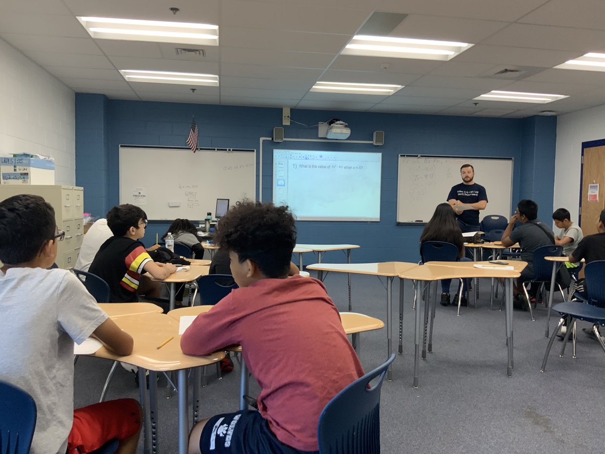 beemer_ed's tweet image. Mrs. Shaver and Mr. Gelpi’s math students are doing high-level rigor in class today! 
#LakeRidgesummerschool
#PWCSsummerschool