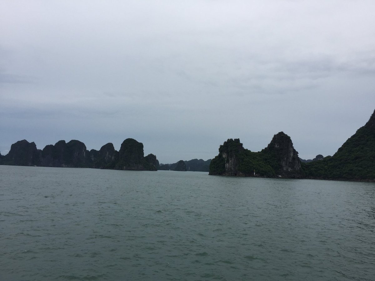 jpcharper's tweet photo. A bit cloudy today @Haltong Bay@Vietnam☹️ https://t.co/BhkJ2VKB7h