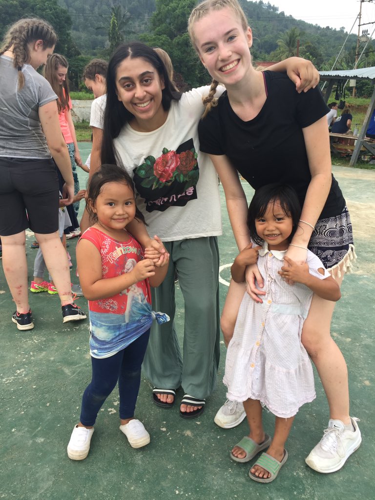 QSeniorTrips's tweet photo. The lovely community in Bongkud #TeamTimbaTimba @TheQueensSchool @CampBorneo https://t.co/Dror1BPH3X