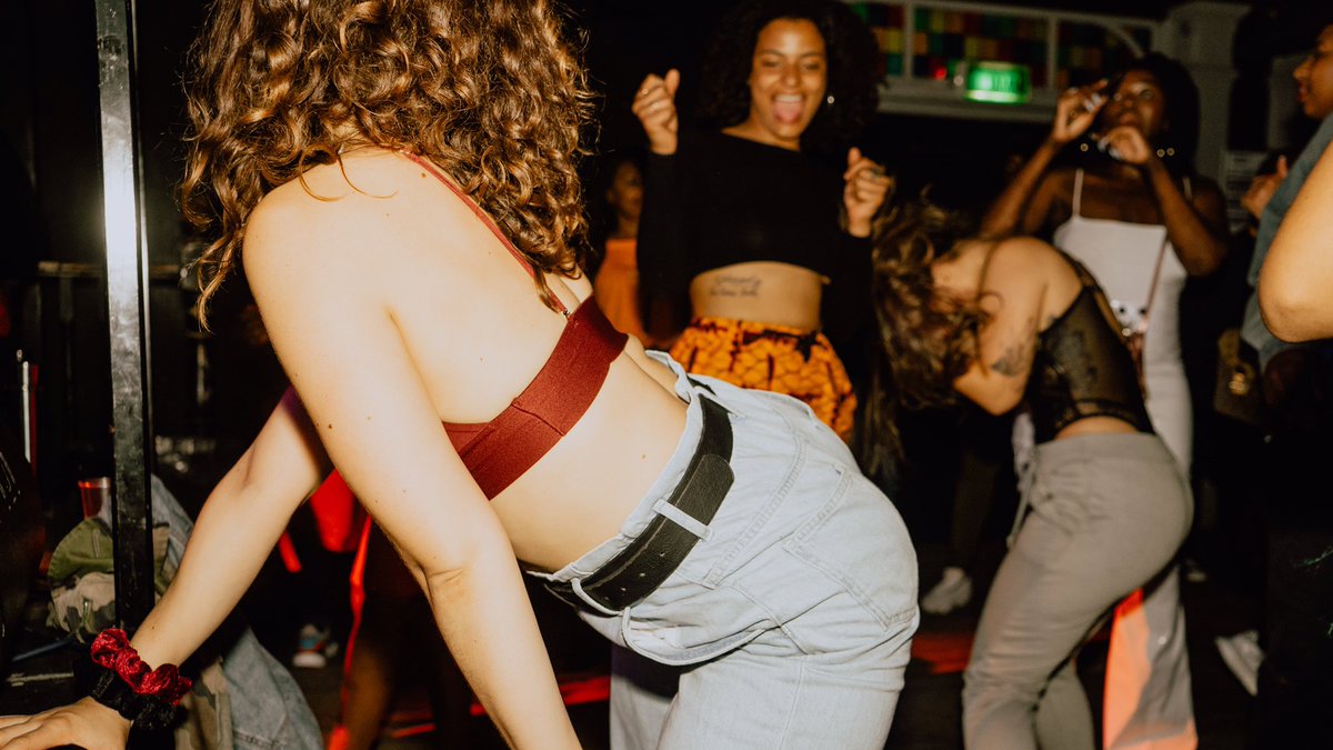 GUAPMAG's tweet photo. #GUAPPARTY β οΈπ
It was deffo a βhotβ summers night π₯
π· @LifeOfWays https://t.co/cYMpKxGQny