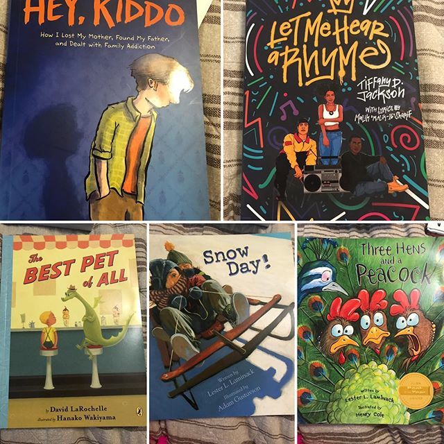 mspaulding23's tweet photo. Went to a conference, bought lots of books, and then read lots of books!  #maryreadslots2019 https://t.co/D7gtUJVtmo https://t.co/c5ZiHhnyY6