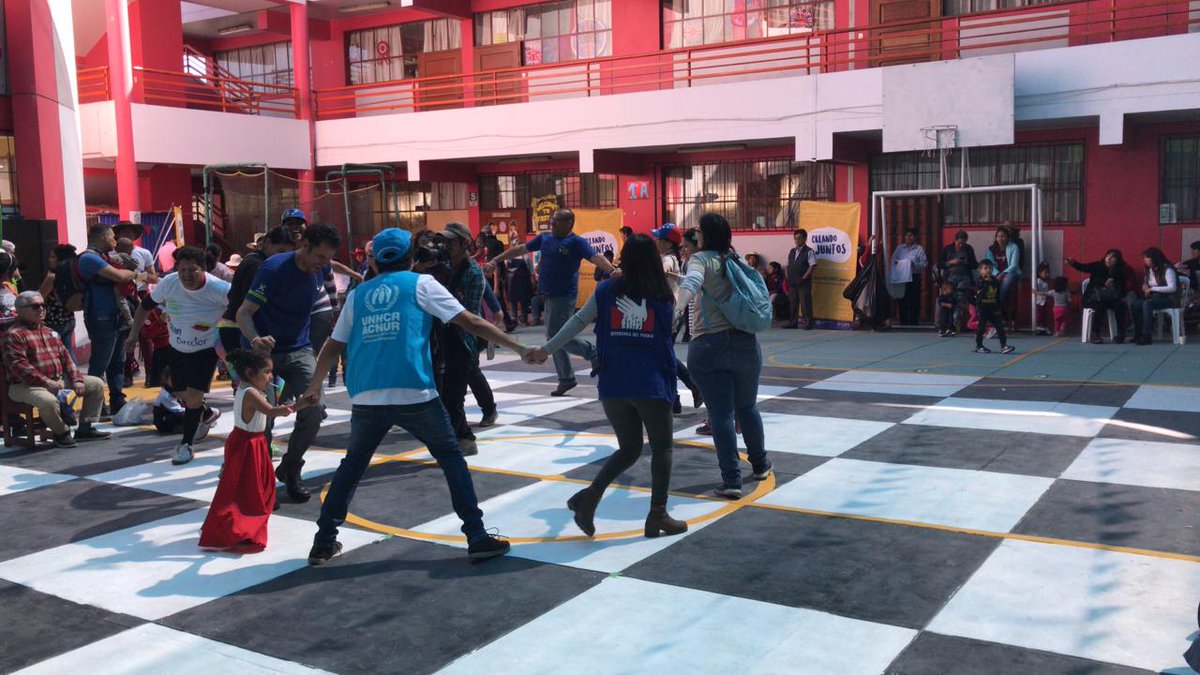 FedericoAgusti's tweet image. La primera brigada en #Arequipa de la campaña @TuCausaMiCausa con más de 450 personas. #Venezolanos agradecen la recepción al pueblo del Perú. Se necesita favorecer la integración. La Escuela sigue siendo un espacio para integrar
@ACNURamericas 
#conlosrefugiados
