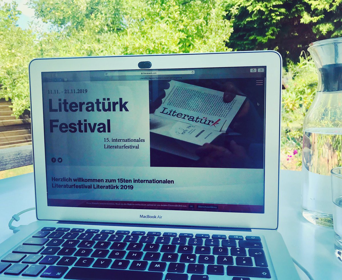 lit_distrikt's tweet photo. Nicht nur 🐝 arbeiten fleißig im Garten. #teamwork #team #works #programmplanung #vorfreude #SaveTheDate #november #2019 #ltk19 #15Jahre #Literatürk https://t.co/HUCR9672NK