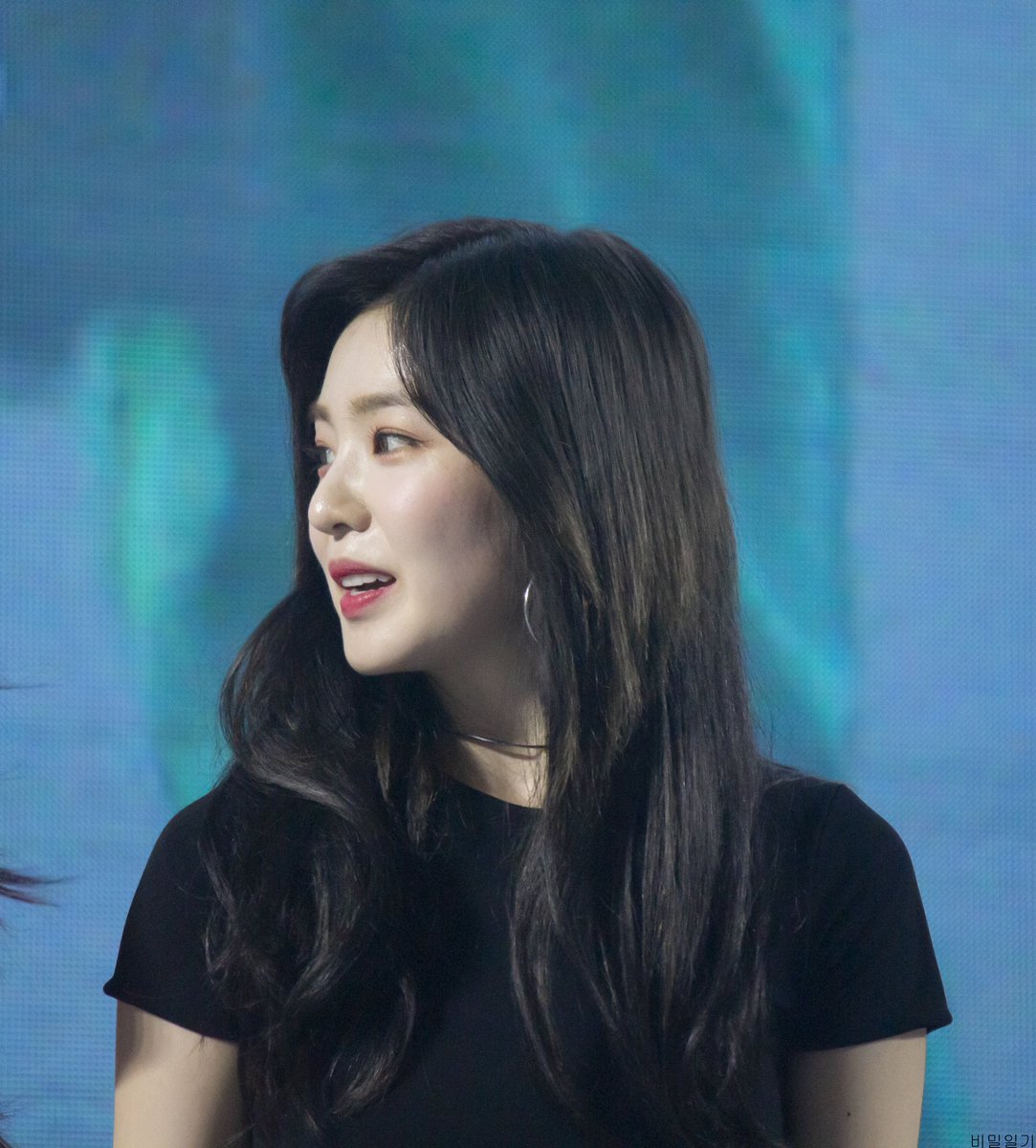 dobbys960's tweet photo. 20190721 lg v50 thinkQ 행사 레드벨벳 아이린
#레드벨벳 #아이린 #배주현
#RedVelvet #IRNEN https://t.co/pYpQDUq8Vb