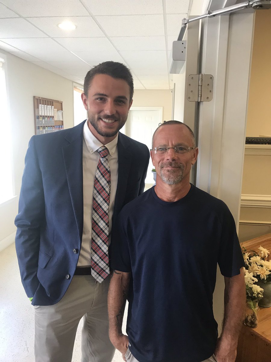 CamManaraze's tweet image. Ricky, a first time visitor, walked the isle to accept Christ as his Savior yesterday! He said “ it’s been a long time coming, but I’m ready to give up” #JesusSaves #GloryLap🏃🏻‍♂️💨