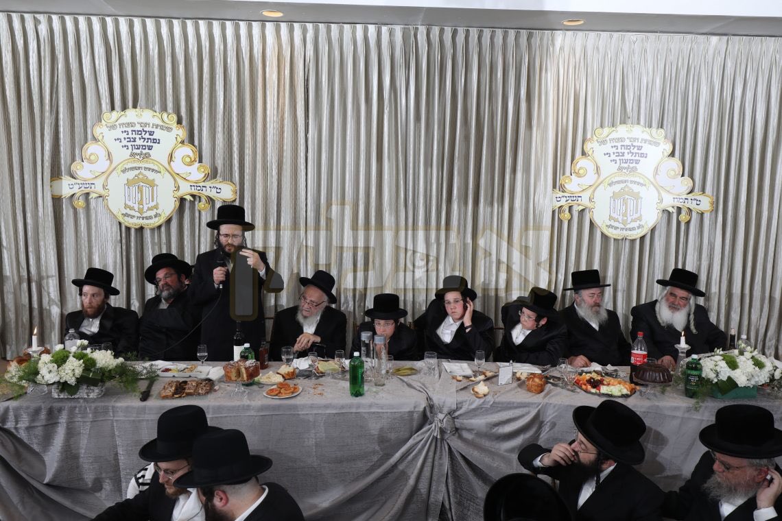 AhBlickLive's tweet image. Bar mitzvah of triplets of renowned Askan Reb Chesky Blau
Credit: Lenchevsky Images