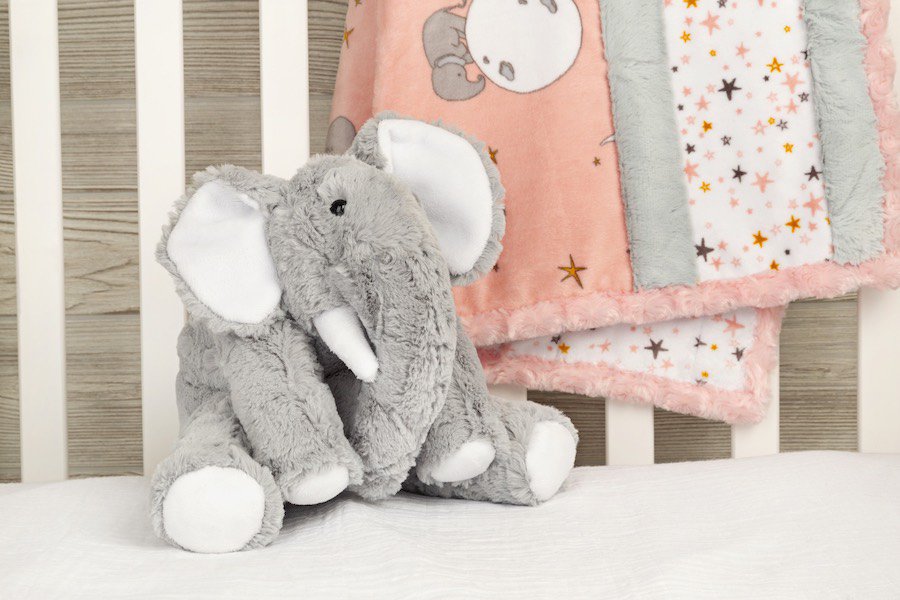 We love this cute Ellie Elephant pattern from Funky Friends Factory, made with Cuddle® by Shannon Fabrics. shannonfabrics.com/blog/2019/07/1…