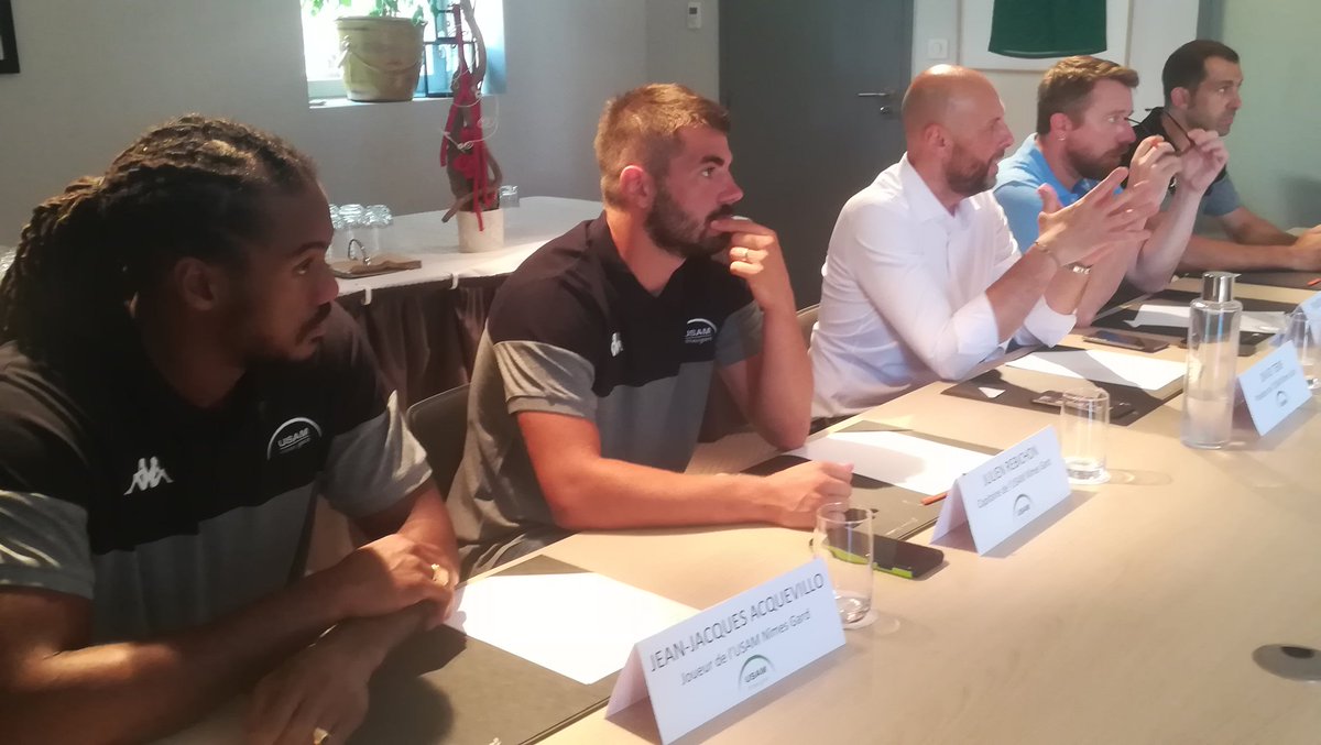 viaOccitanieTV's tweet photo. #confdepresse de #rentrée pour l @USAMNIMESGARD. Aux côtés du capitaine @Rebich34 et de 2 des recrues #acquevillo et #guigou le président parle de la saison de la confirmation. #Top5 et phase de #poule de #coupe d #Europe tels sont les #objectifs 2019/20 https://t.co/xfdvIvRa2t