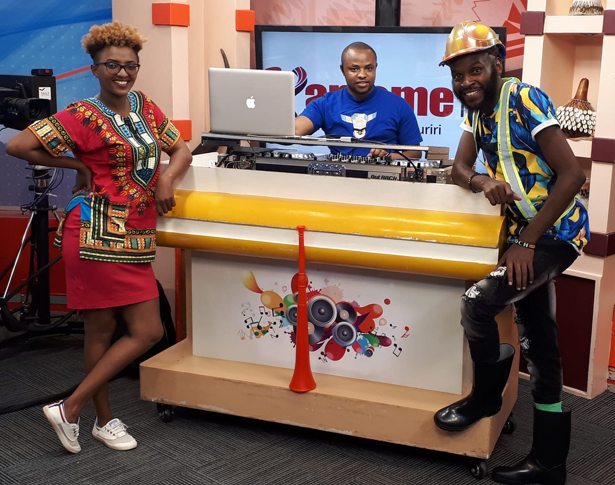 #Ririmbuka tukiambiriria kiumia na syke. Leo ni #AfroMonday tukitamba na <a href="/DjQariz/">DJ Qariz Kenya</a> <a href="/WanjikuJames254/">Wanjiku James</a> na <a href="/254Moch/">Moch 254</a>
sms 21182