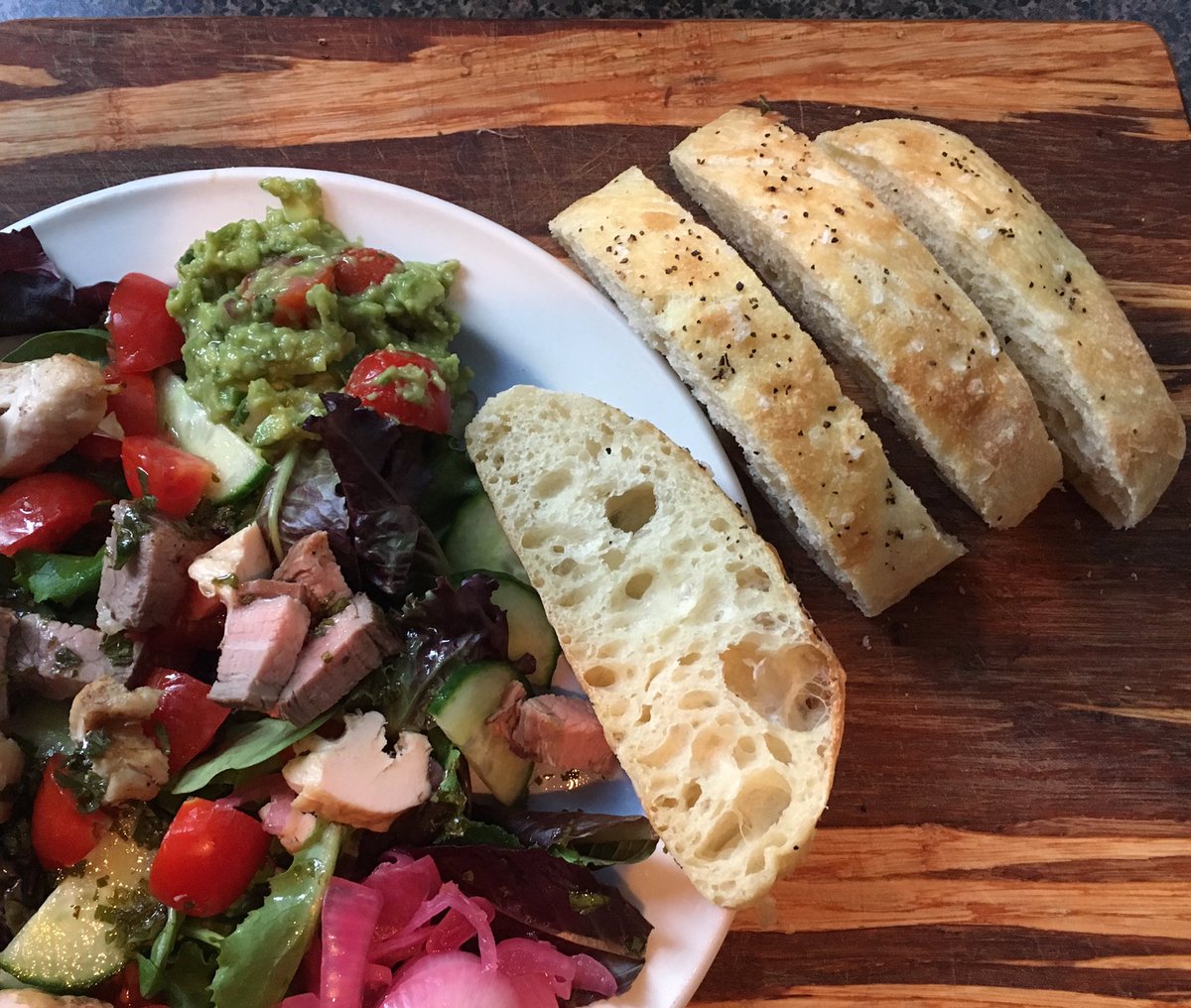 COBSTheBeach's tweet photo. Our Turkish bread is a great addition to bbq leftovers! We bake 3 flavours in 2 sizes everyday @COBSTheBeach. #abreadforeverymeal #wehatewaste #freshbread #turkish #@cobsbread #salad #steak #chicken #pickledonions #guacamole #iloveleftovers #MondayMood #yyzeats #bread https://t.co/0fcJDFM5WV