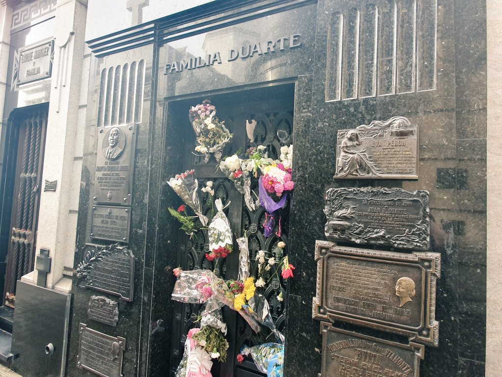 misschalk's tweet image. First stop of the city tour #facinating #Argentina19 #BuenosAires @ArgentinaTour19