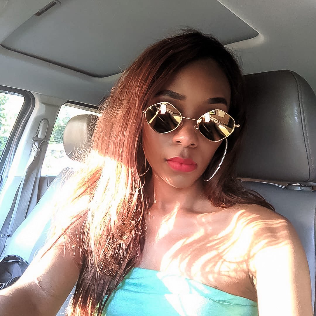 SkinziC's tweet image. @eyeconickate10 looks amazing in our classic red lipstick 'Paint the Town'. This deep true red is universally flattering on a variety of skin tones. 
🍎🍎🍎
#skinzi #beunstoppable #notoflakymatte #veganbeauty #crueltyfree #summerlipstick #BBlogRT #bblogger