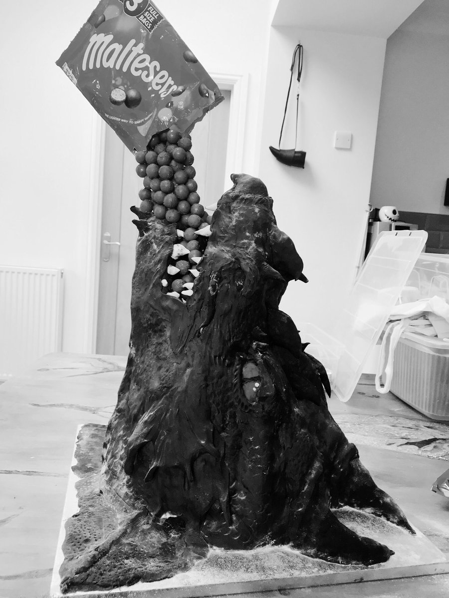 Dame dragon cake ate my Maltese’s