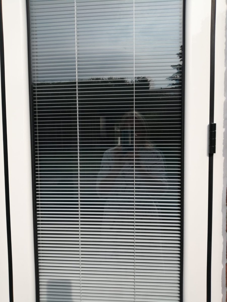 White Aluminium Bi-Folding Doors with Uni-blinds (Blinds built in to the double glazed units)
@LeesfieldLtd @allaboutoldham
@vicky_b74 #oldhamhour 
#bifolds #uniblinds #aluminiumbifolds #whitealuminiumbifolds #homeimprovements #leesfieldltd