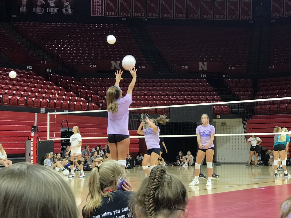 BFMath6's tweet photo. Starting off Day 2 with some setter training #workingextra #racingforreps #setters #teamcamp https://t.co/m7nm49FuSr