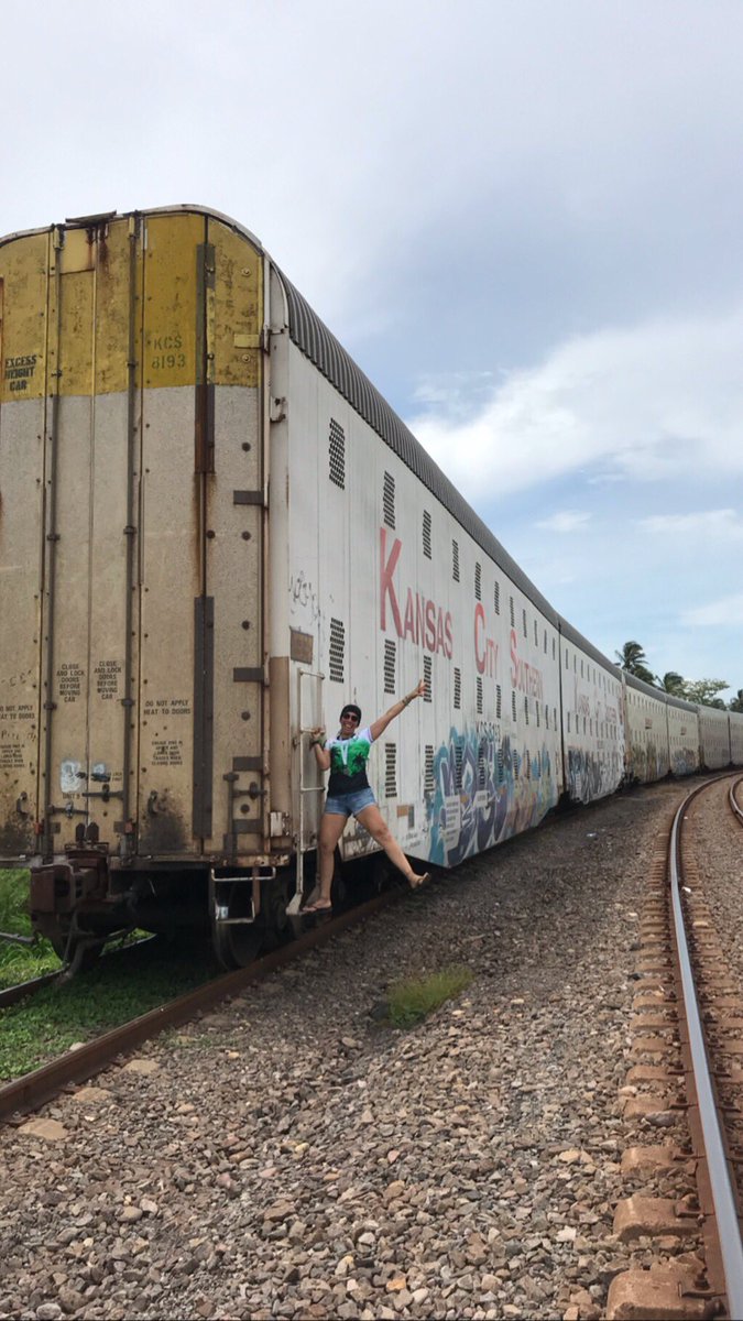 isacolin5's tweet photo. La vida es bella🙏🏻😍🥰
#viasdeltren
#isacolin
#lazarocardenas 
#retocumplido
#acasa https://t.co/cvPUOPBSe9