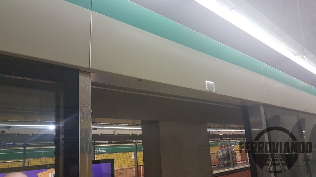 ferroviandoBR's tweet photo. Portas de plataforma instaladas na Estação Vila Madalena da Linha 2 Verde, plataforma 1 #Linha2Verde #metrosp

Trabalhos na plataforma 2 continuam hoje com a mudança na operação. https://t.co/jvrZHQbQme