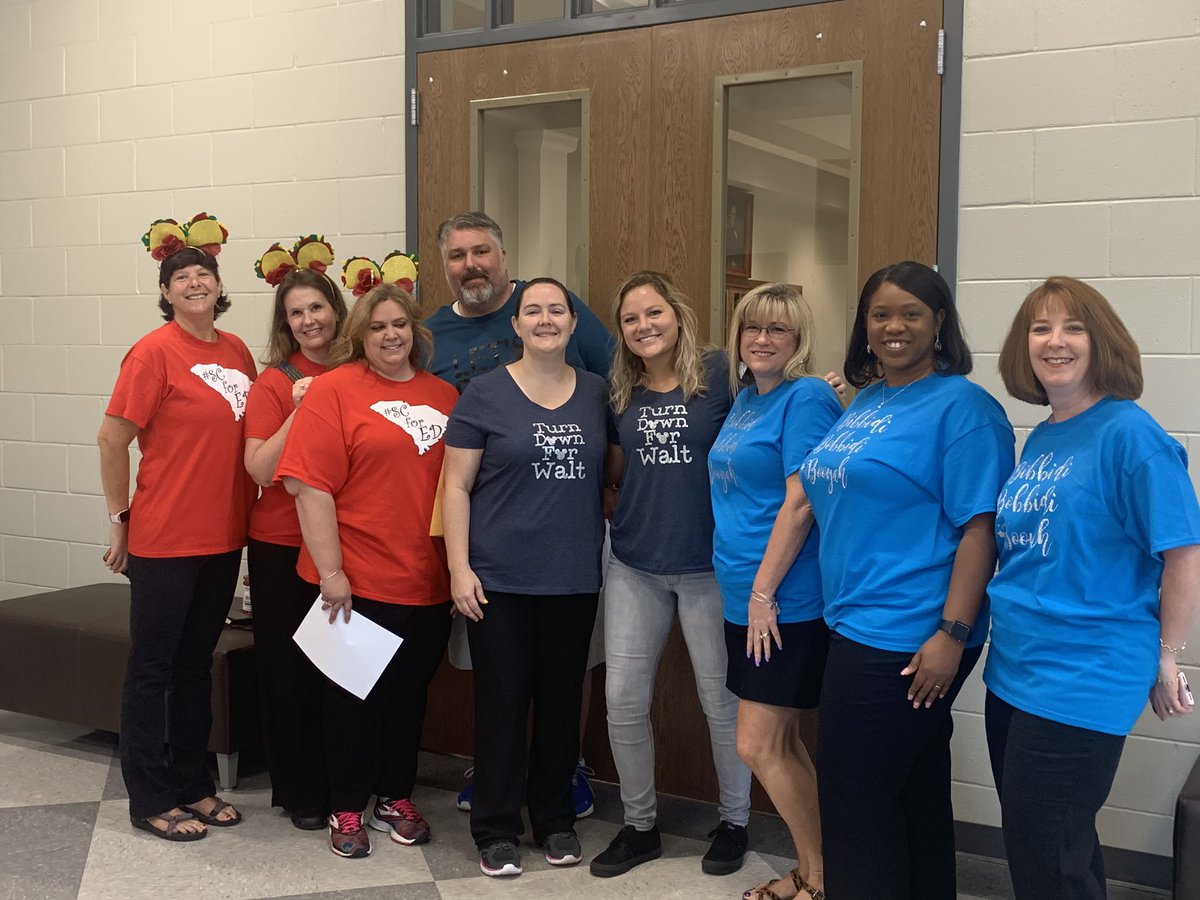 DrTiffanyHall's tweet photo. Leadership team retreat has begun with an amazing race to meet our partners. @LMMSRocks #CreatingMagic #GoosechaseApp https://t.co/akWqXngtkU