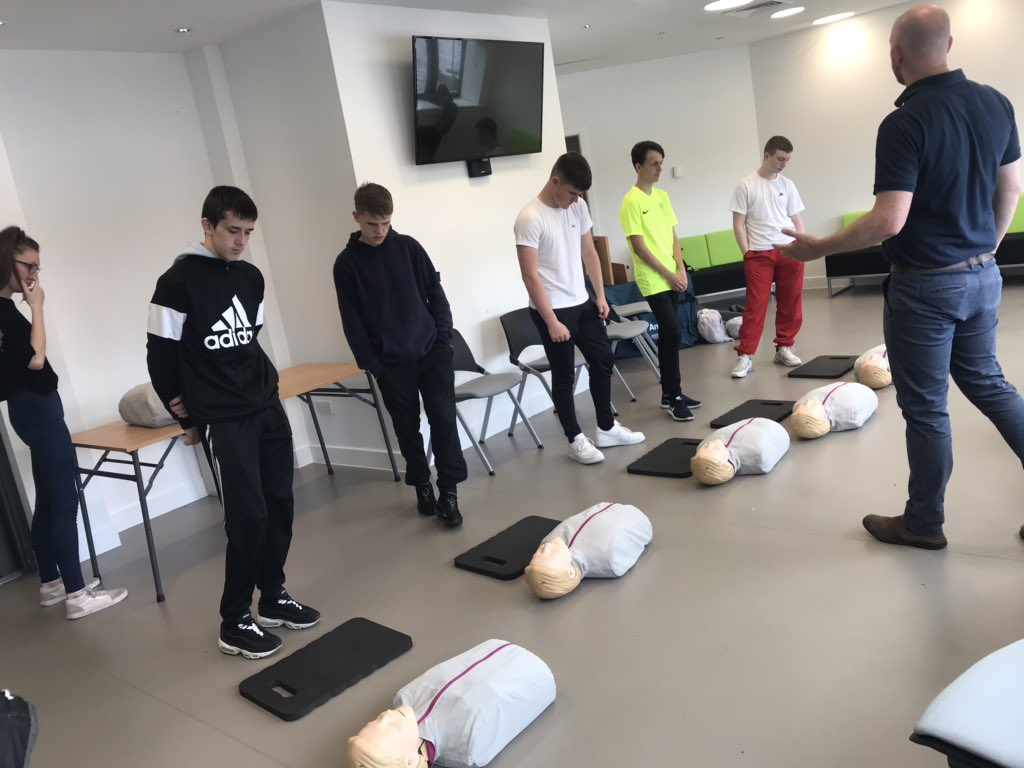 SL_EastWestDun's tweet image. Huge thanks to @initialsftytr1 for delivering training to our groups in #westdunbartonshire today. 15 participants now completed Heartstart training #lifesaving @Street_League @WDLeisure