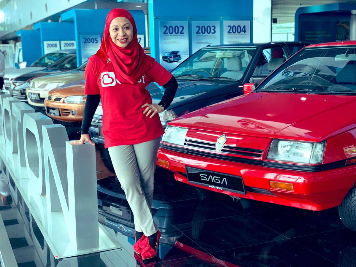 aizaazreen's tweet photo. Pride of the nation. The Red Saga. First edition. I remembered sending in suggestions to name the 1st national car and hanging out at the Proton showroom in Syd to feel near home. The X70 is super hot so tempted to keep it to myself, not handing over to the winner #boostewallet https://t.co/CYJDjLzlSf