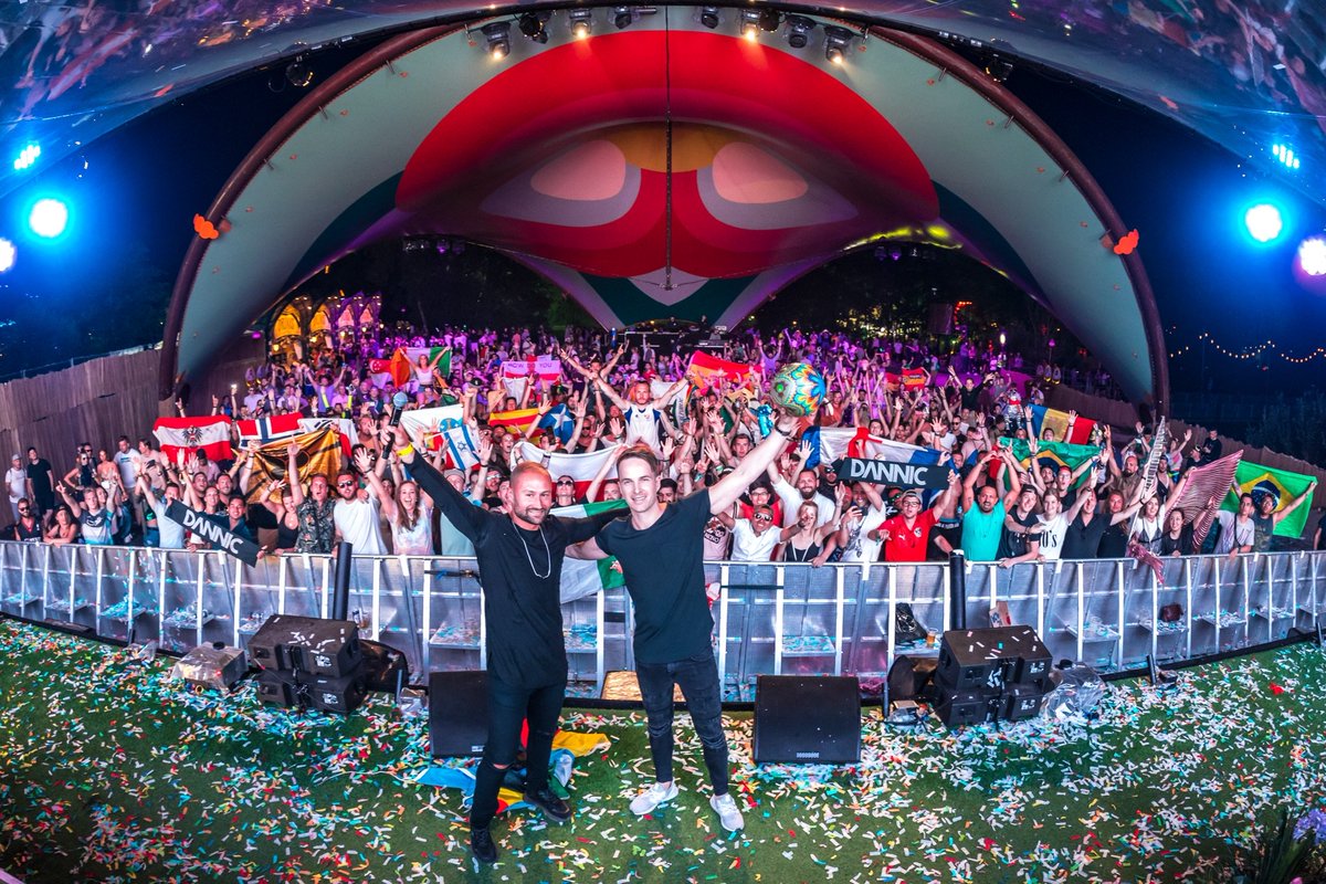 dannic's tweet photo. Tomorrowland! ❤️🙏🏻 cc: @SemVox_ Thanks @nervomusic girls for having us! https://t.co/reZRJoJRVE