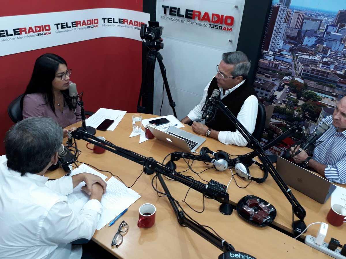 VickyDesintonio's tweet photo. No estamos escogidos a dedo, nos respalda el voto popular. A los consejeros no se nos dejaba no siquiera tomar posesión. @teleradioec https://t.co/Coa9eWRdXM