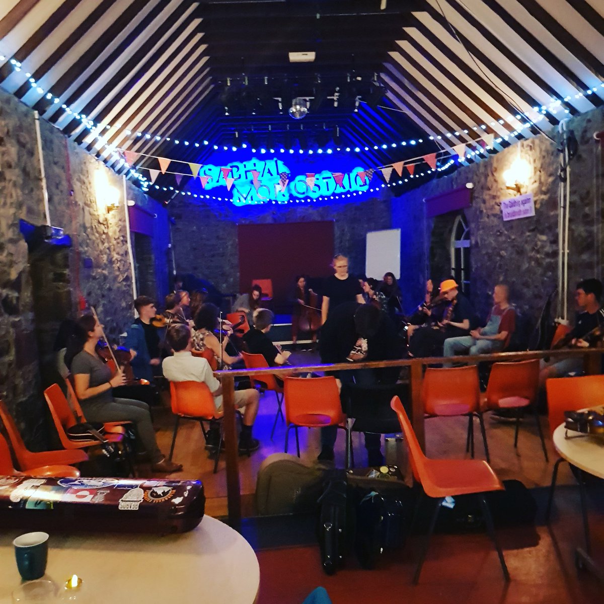 Won't see this in many places! Around 100 fiddlers all taking turns at a jam session in Sleat over the weekend. Wonderful and friendly atmosphere all night.

#skyetime #isleofskye #skye #fiddlers #islandlife #scotland #hiddenscotland
