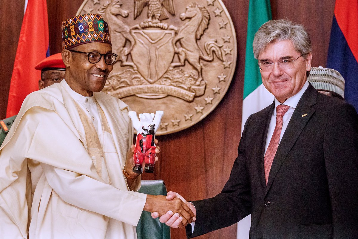 bnmc_taraba's tweet photo. Nigeria signs an agreement on an Electrification Roadmap with Siemens, a German-based company.

Breakdown of the agreement is to achieve; 7,000 MW by 2021, 11,000 MW by 2023 and overall grid capacity to 25,000 MW

PIC: Pres. @MBuhari and the Global CEO of the Siemens, Joe Kaeser. https://t.co/CYl9vcVBxc