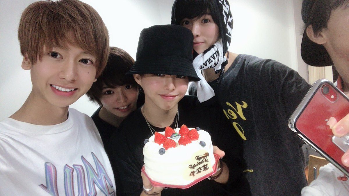 nyapippy's tweet photo. まなやんお誕生日
おめでとう٩( 'ω' )و✨✨
22歳だって可愛いね🐶💓
みんなでレッスン終わりに
お祝いしたよ🎂！！
にこにーと誕生日一緒なの
羨ましいなぁ🐰✌🏻✌🏻

8/27着々と進んでます🔥
絶対絶対来てね😊✌🏻！！

https://t.co/vxYu4sgned https://t.co/LDtFJHWP3S