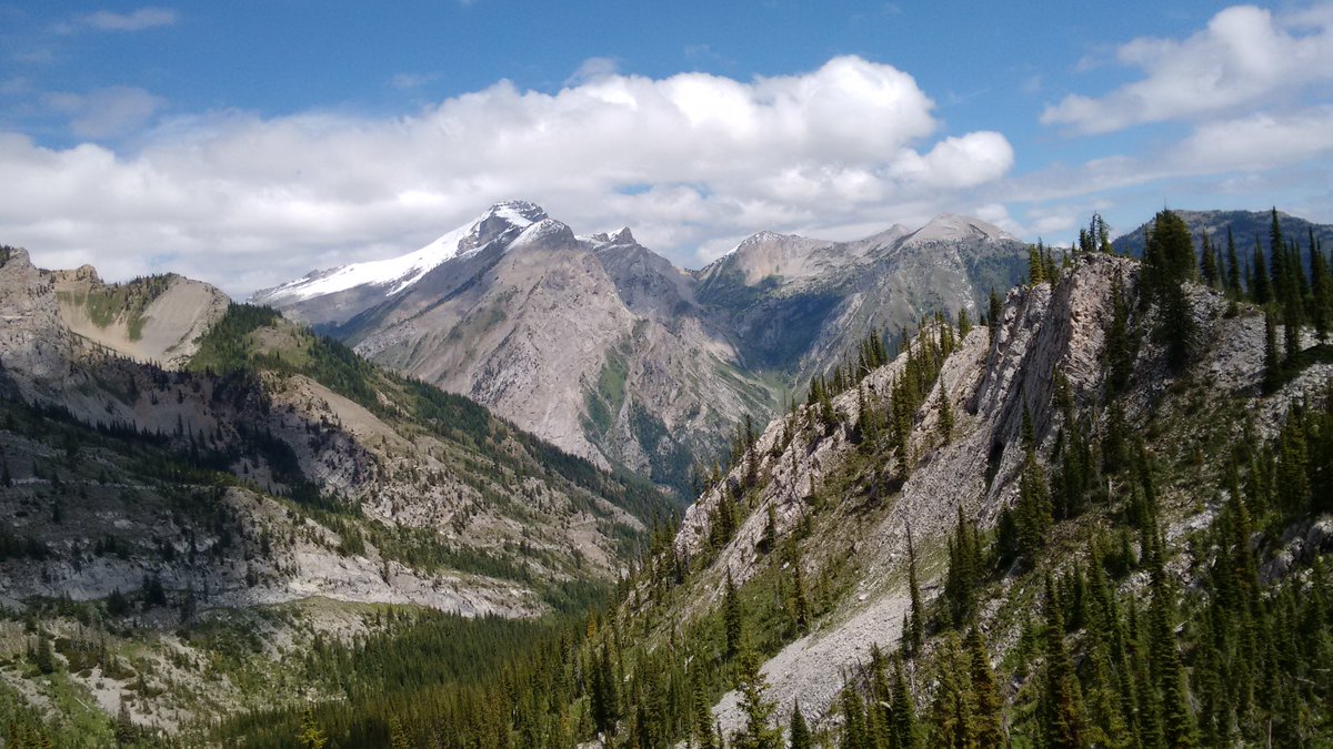 AnOutsideWorld's tweet photo. Awesome hike in the Rocky Mountains yesterday, just outside Fernie, BC. https://t.co/Zo1j3mLZS5