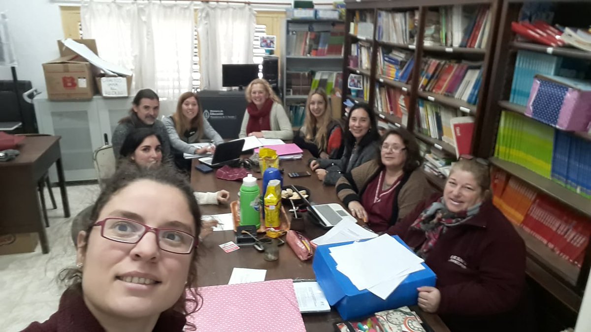 CIIEArrecifes's tweet photo. Acompañamos en Jornada Institucional a la EES N 4 .#JornadaJulio2019 @JulMarincovich  @ArreEducacion @VicZorraquin @BAeducacion @BAregion12 https://t.co/GzfXe5tNLi